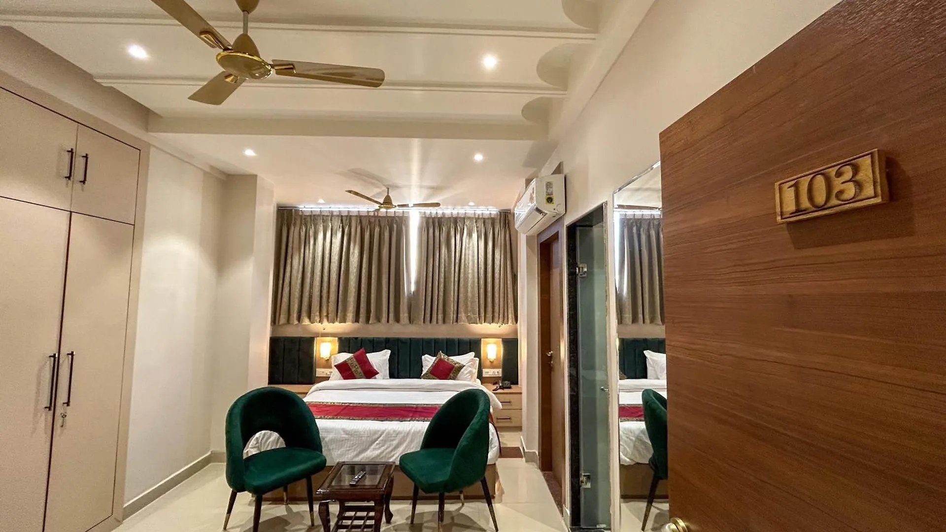 Golden Grove Homestay Varanasi 0*,  India