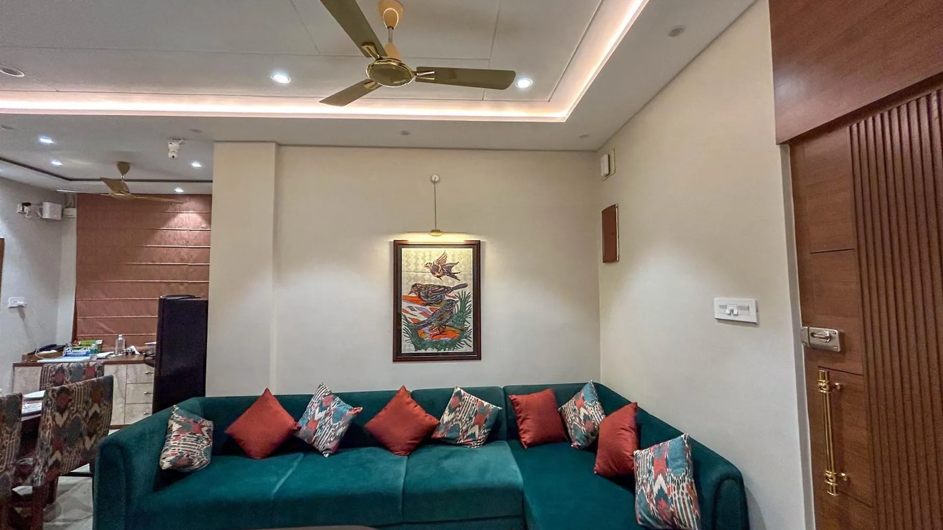 Golden Grove Homestay Varanasi 0*,