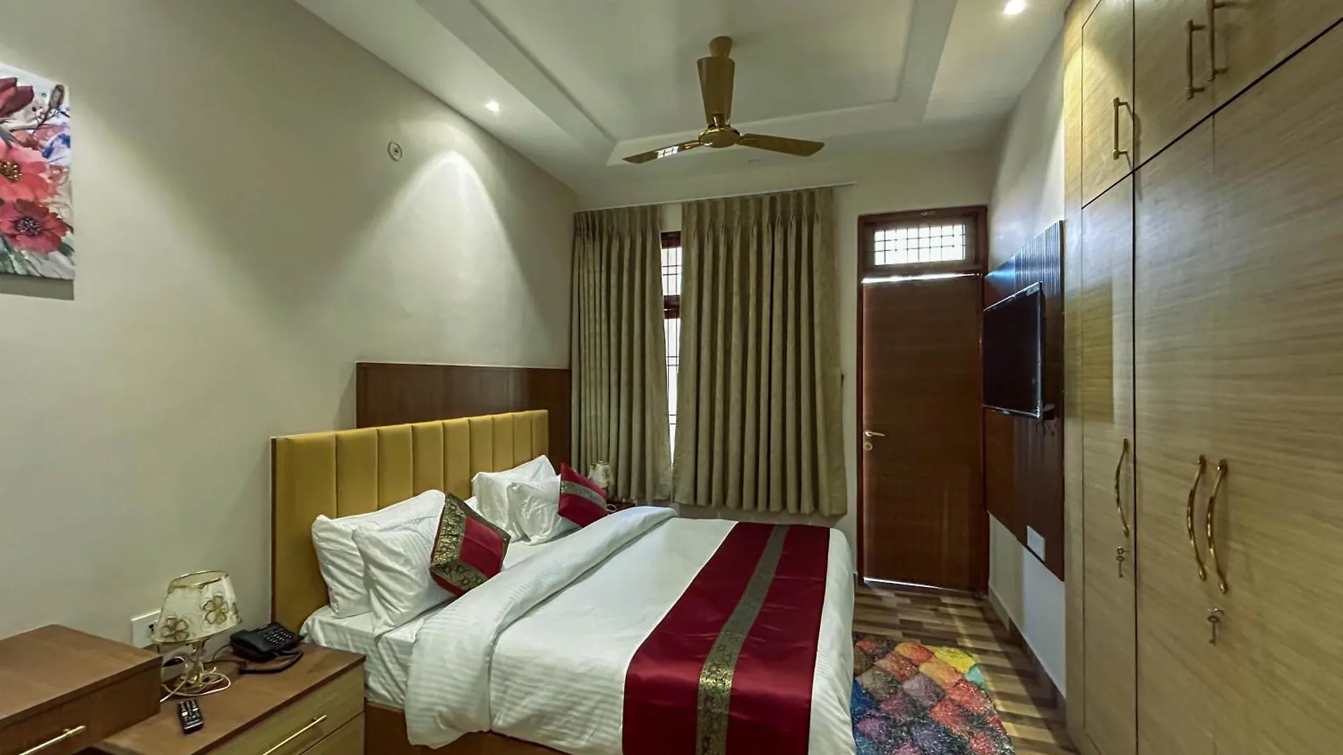 Golden Grove Homestay Varanasi 0*,